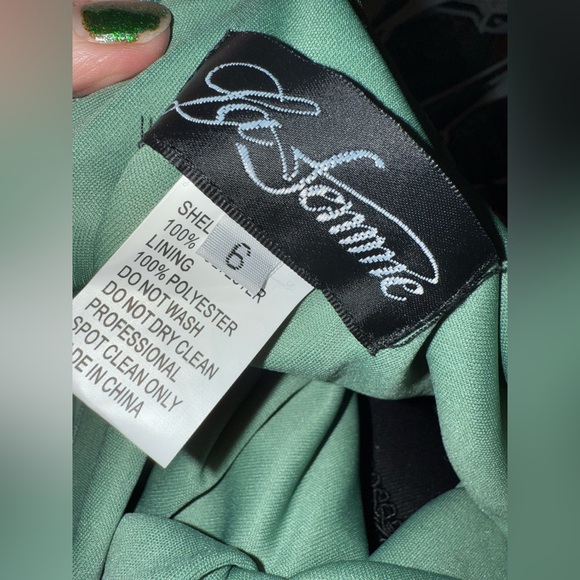 NWT La Femme Green Sage Lace Dress Size 6 - Picture 7 of 11